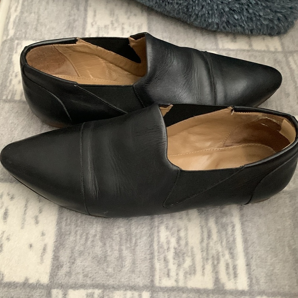 Poppy Barley Black Leather Pointed Slip-On Loafers